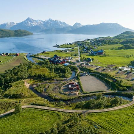 Storjord Farmstay Ranchhouse Kvaloya Екстер'єр фото